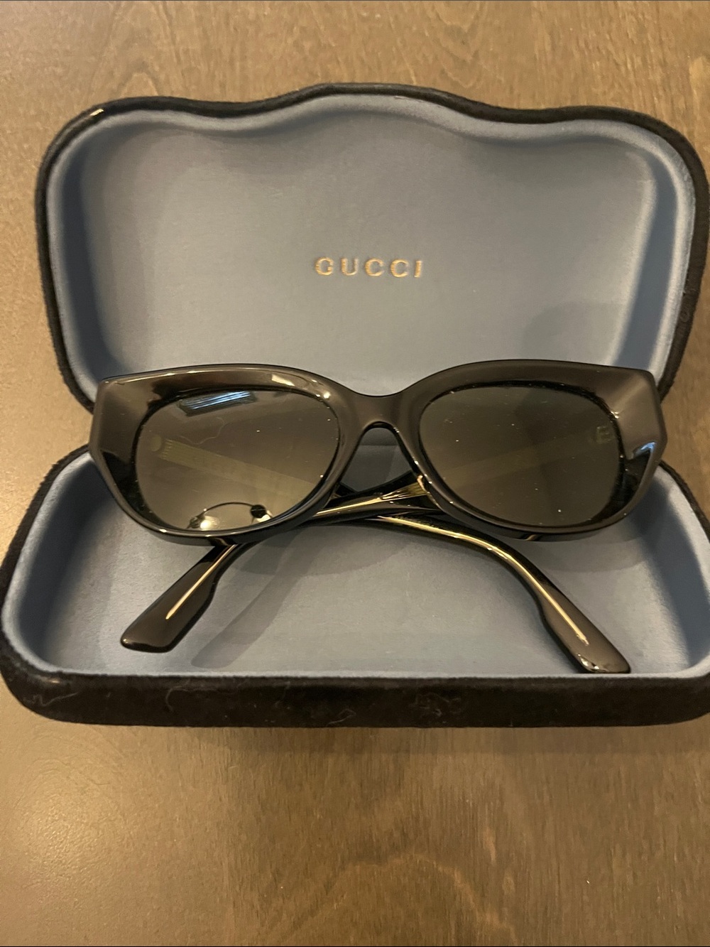 Gucci Black Cat-Eye Sunglasses with Dark Lenses